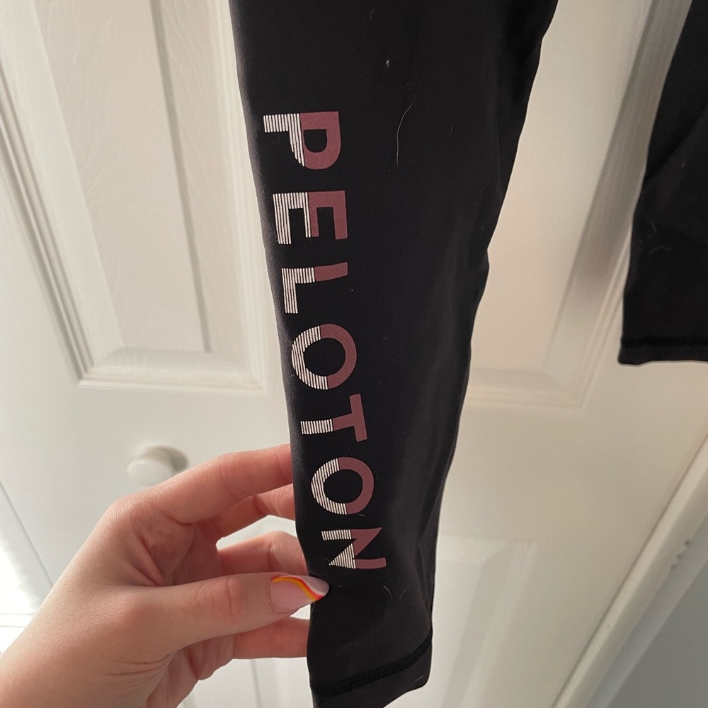 peloton lululemon black wunder under leggings size 8